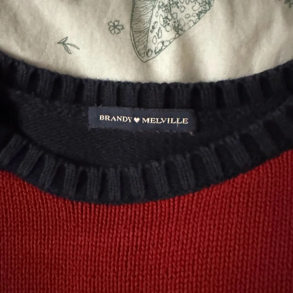 Brandy Melville Brianna Striped Sweater - Picture 3 of 3